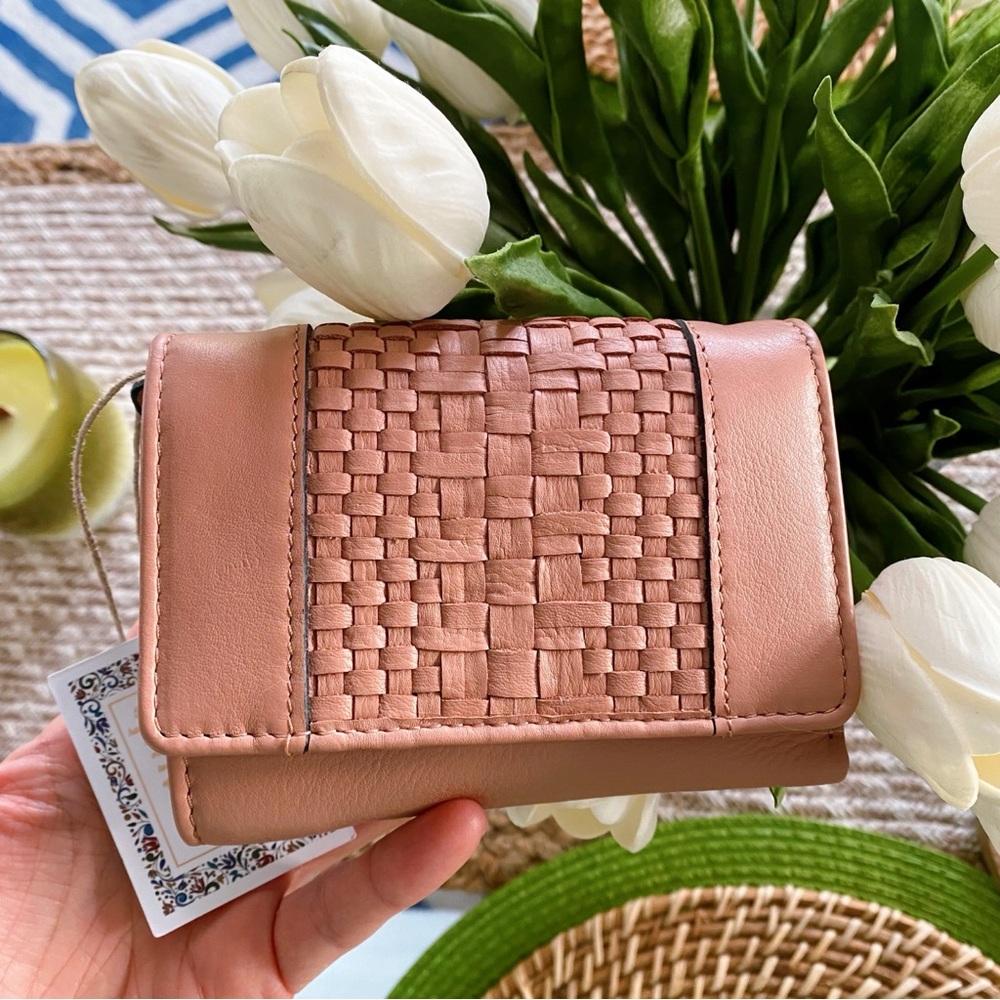 🎀 GENUINE LEATHER BLUSH WOVEN WALLET!